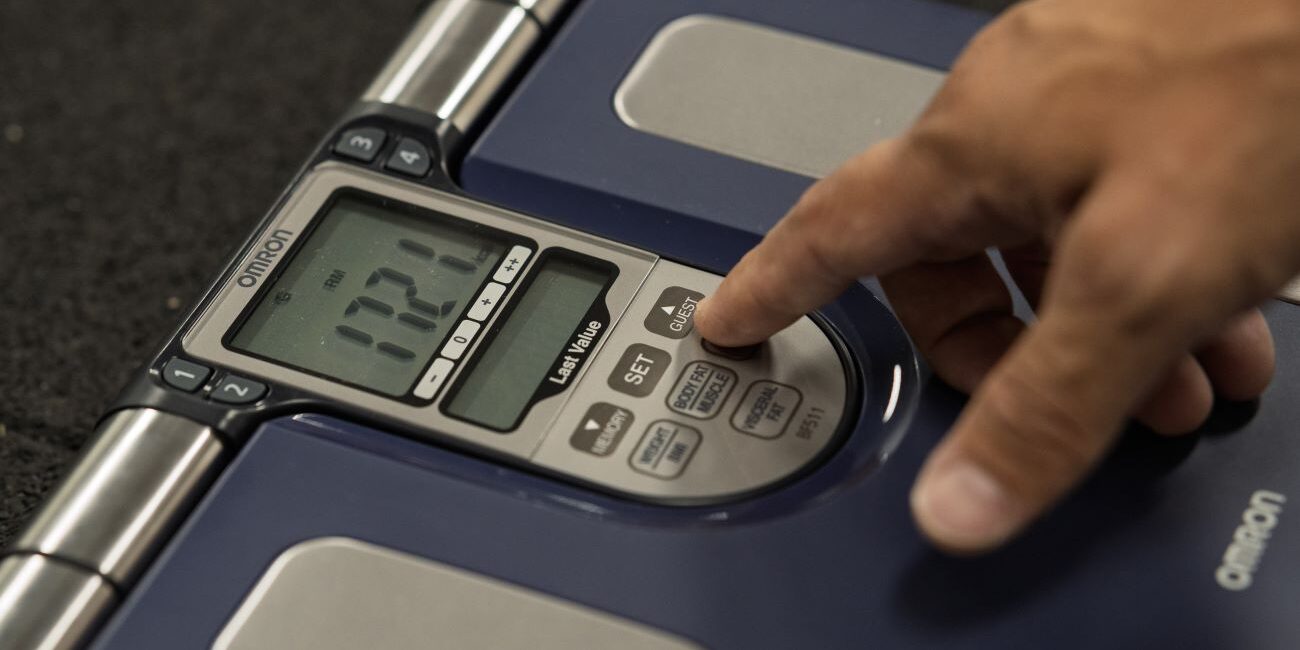 Testösszetétel mérés Omron mérlegen a PiroskaGymben Bükön, fejlődéskövetéshez.