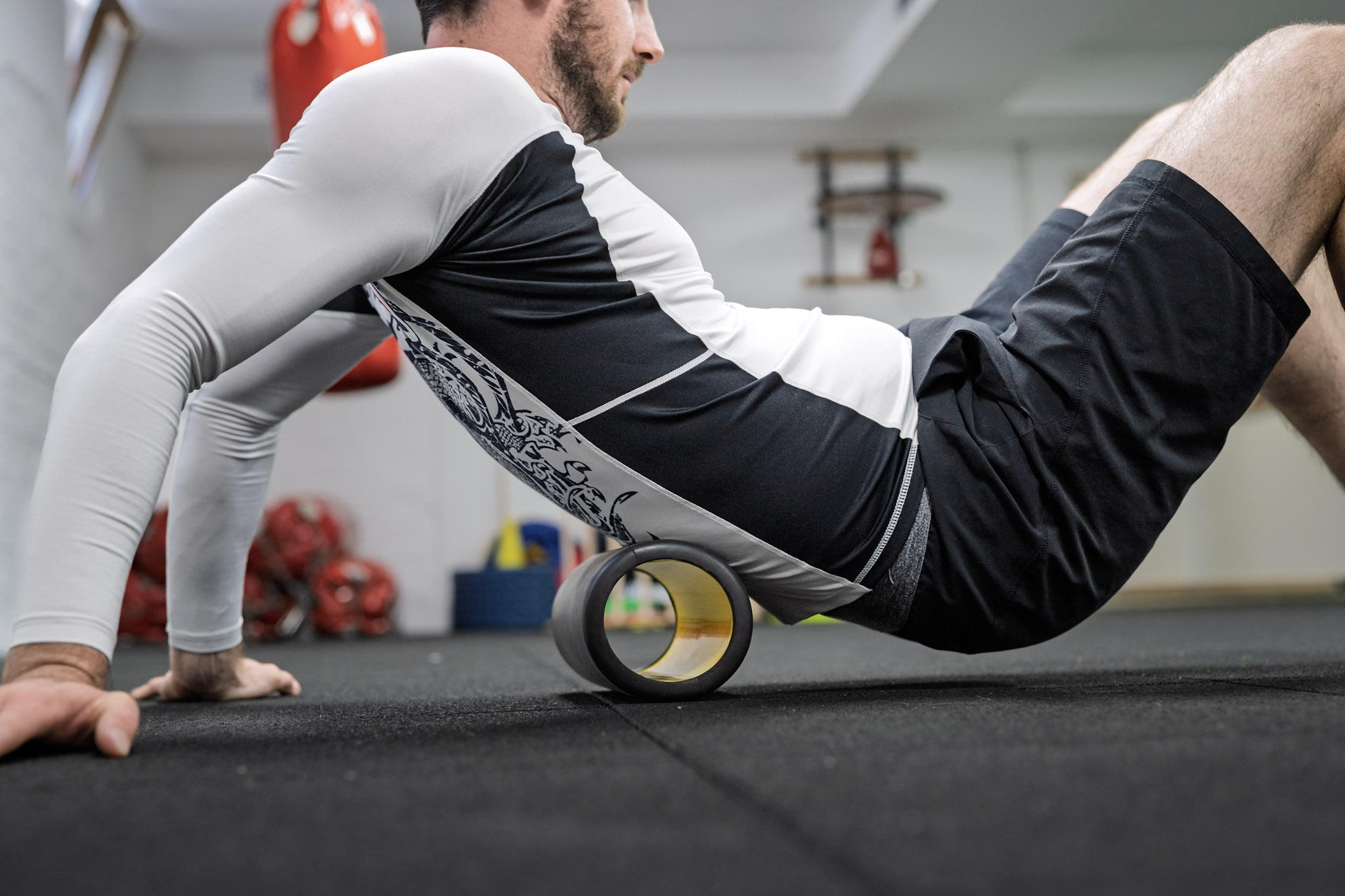 SMR henger gyakorlat: háti gerinc (felső hát) mobilizálás – PiroskaGym (bük)