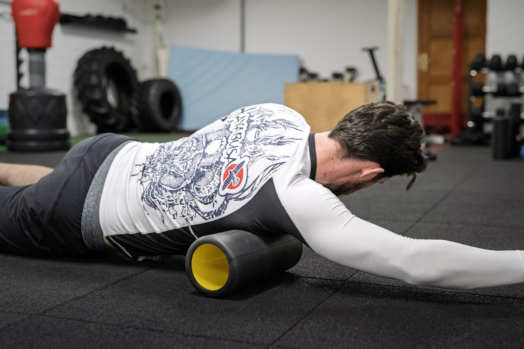 SMR henger gyakorlat: mellkas és elülső váll lazítás – PiroskaGym.